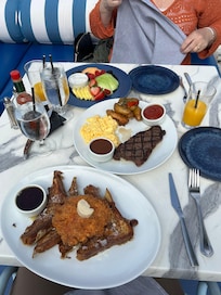 Breakfast at SALT