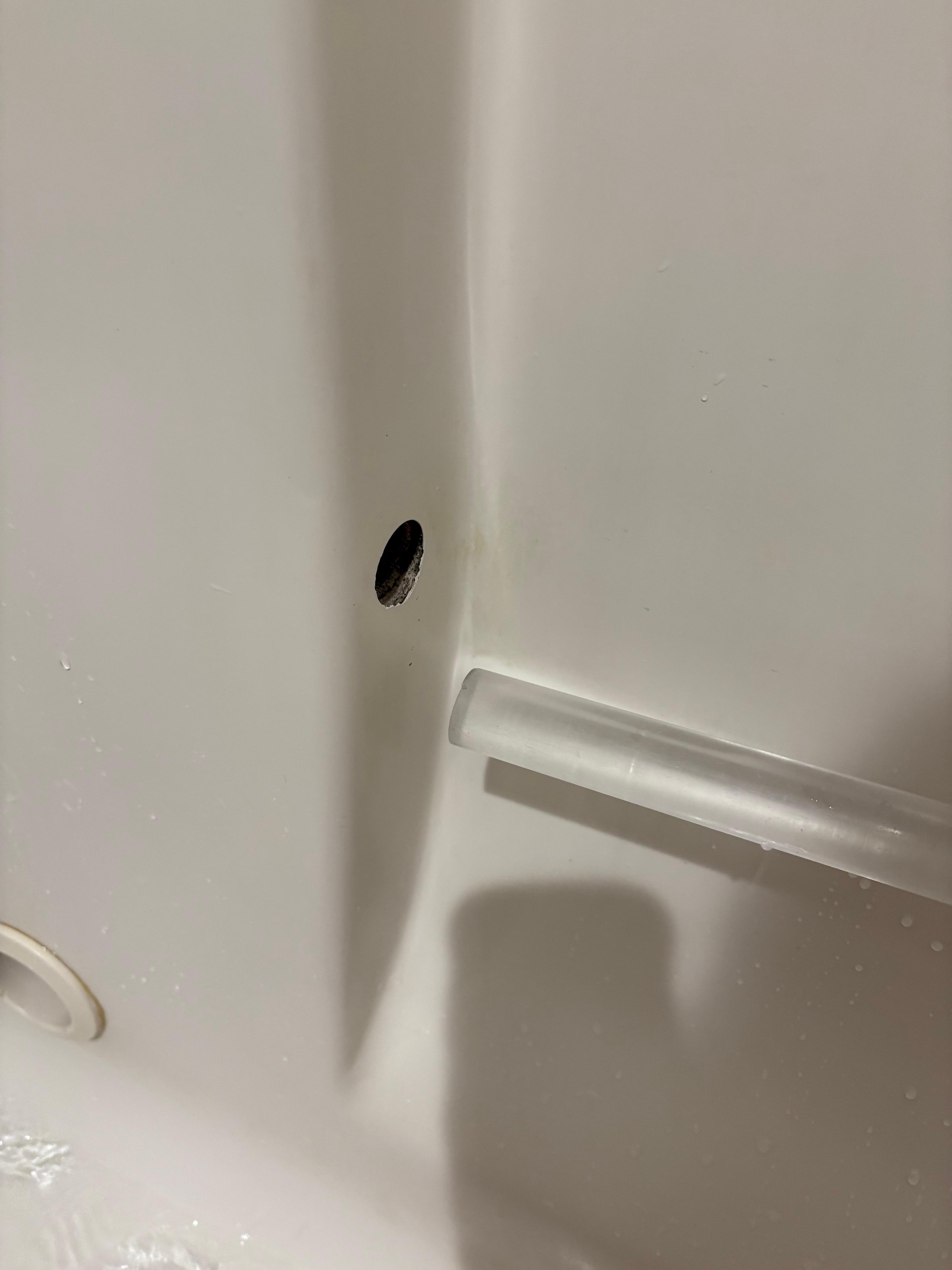 handle bar detached in tub