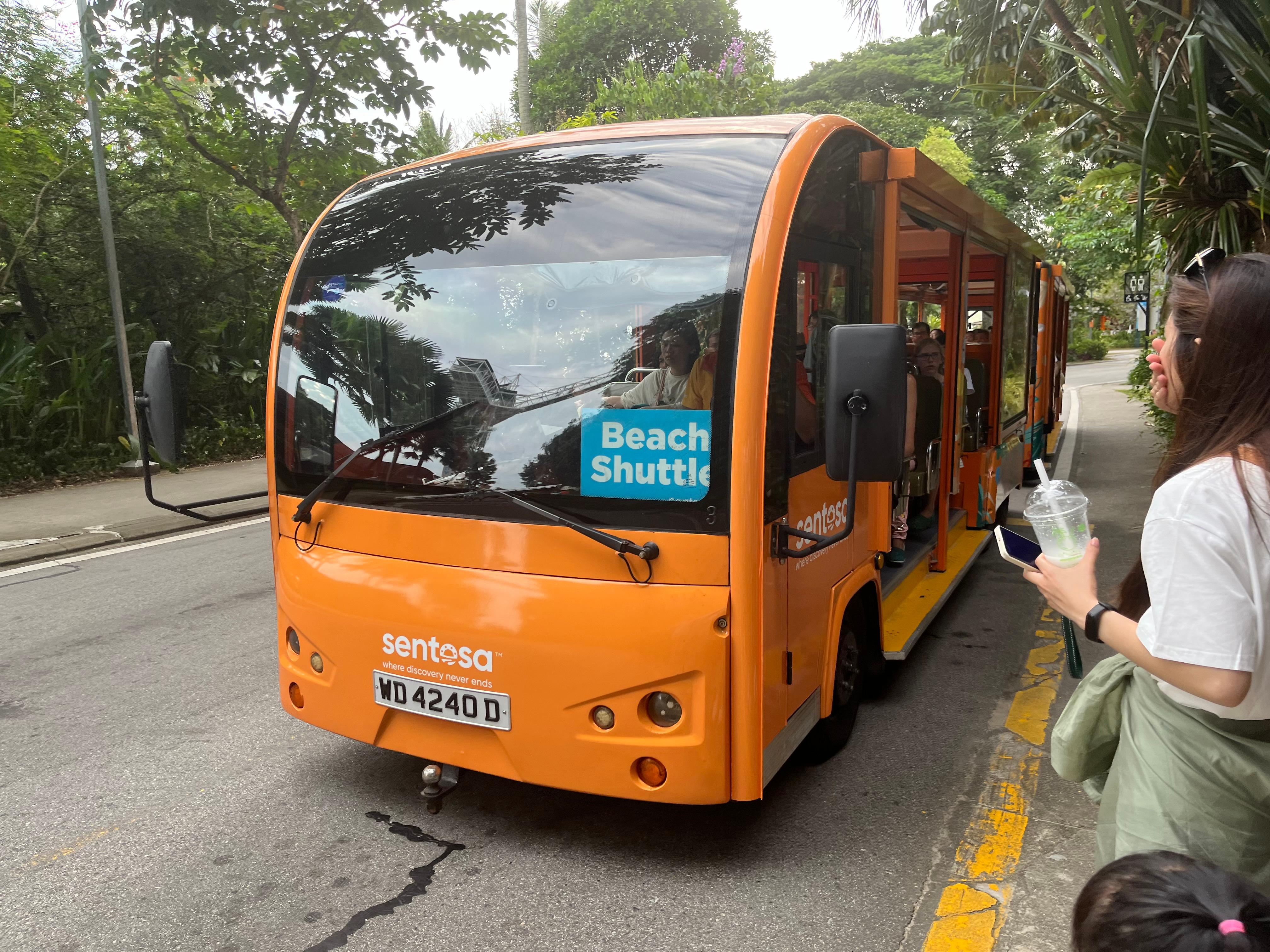 beach shuttle 由香格里拉酒店去到架空單軌聖淘沙Express站（免費除意上落) 中途站亦經過7–11便利店