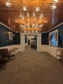 Sitting area in the lobby with fireplace.