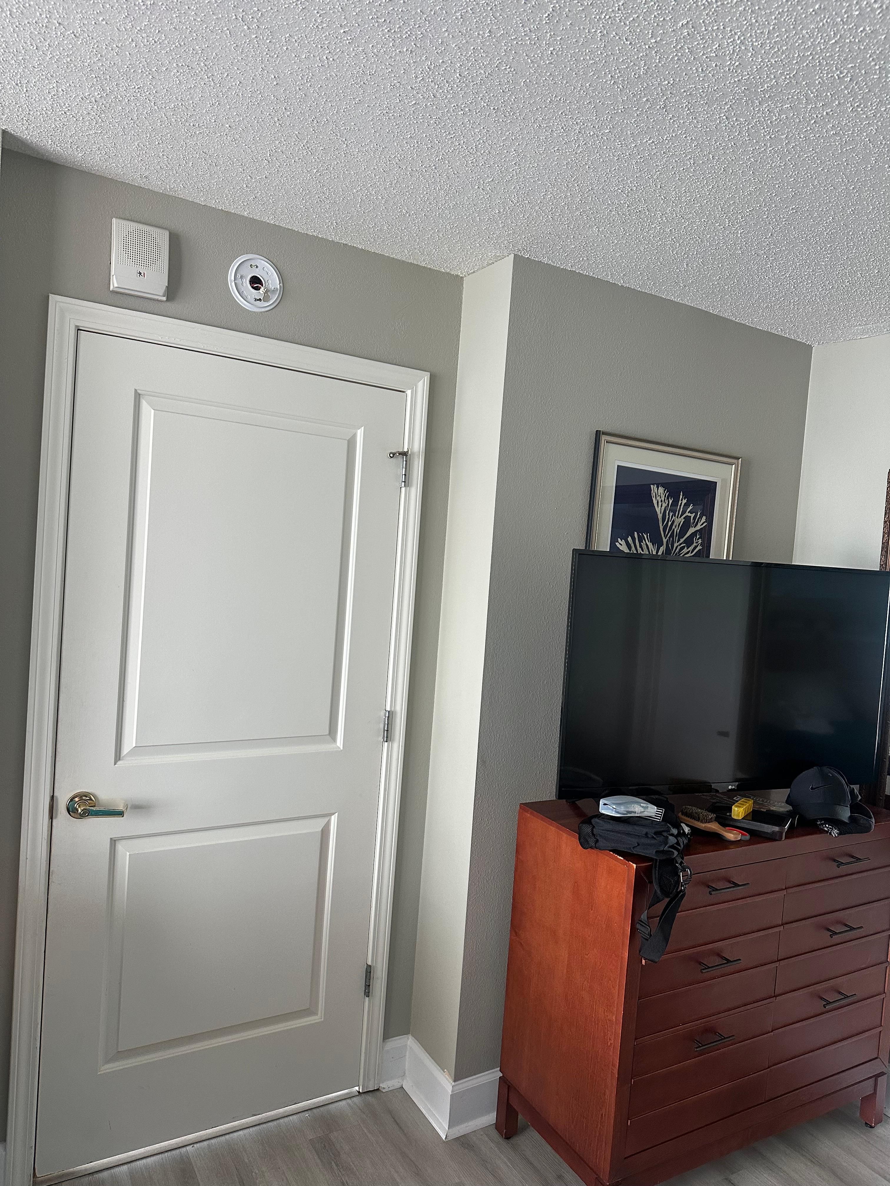 Missing smoke detector

