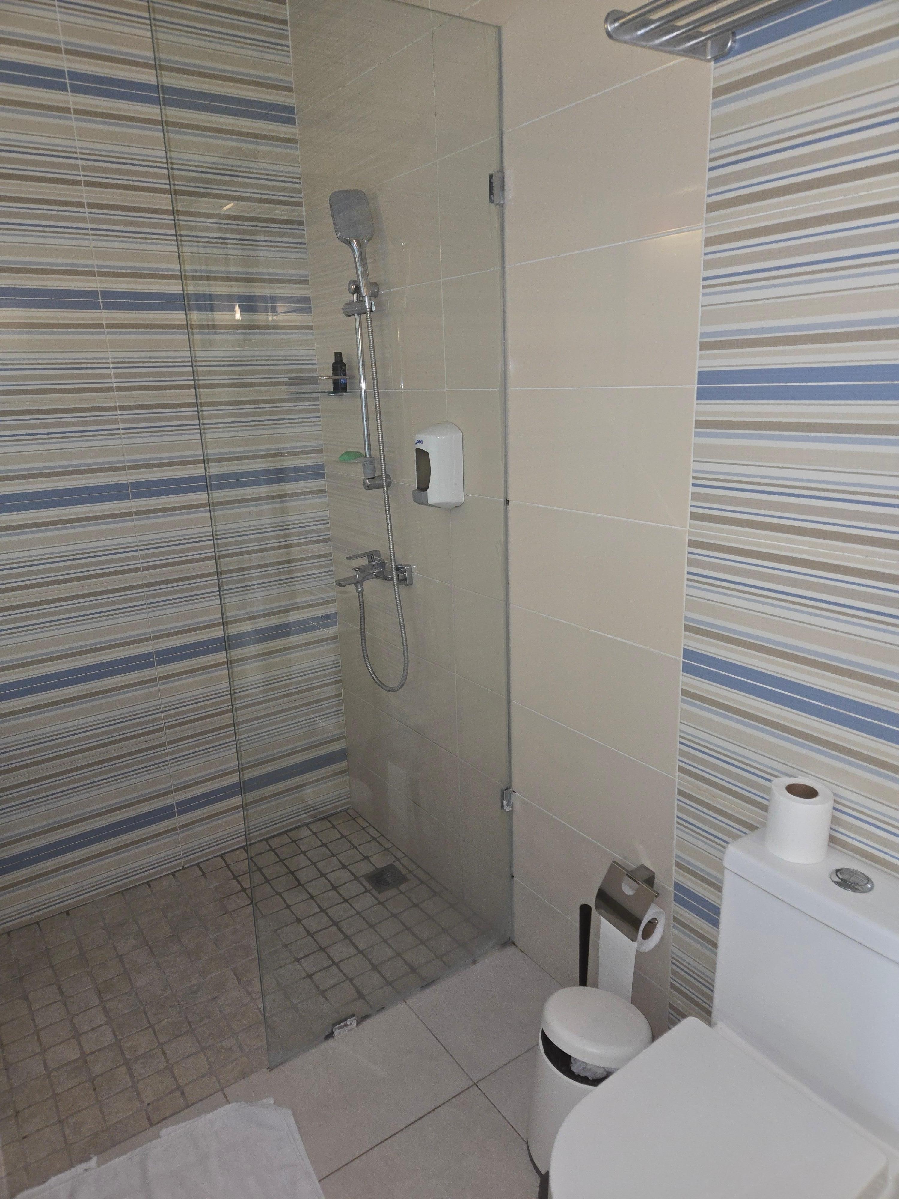 Bathroom with Toilet and shower