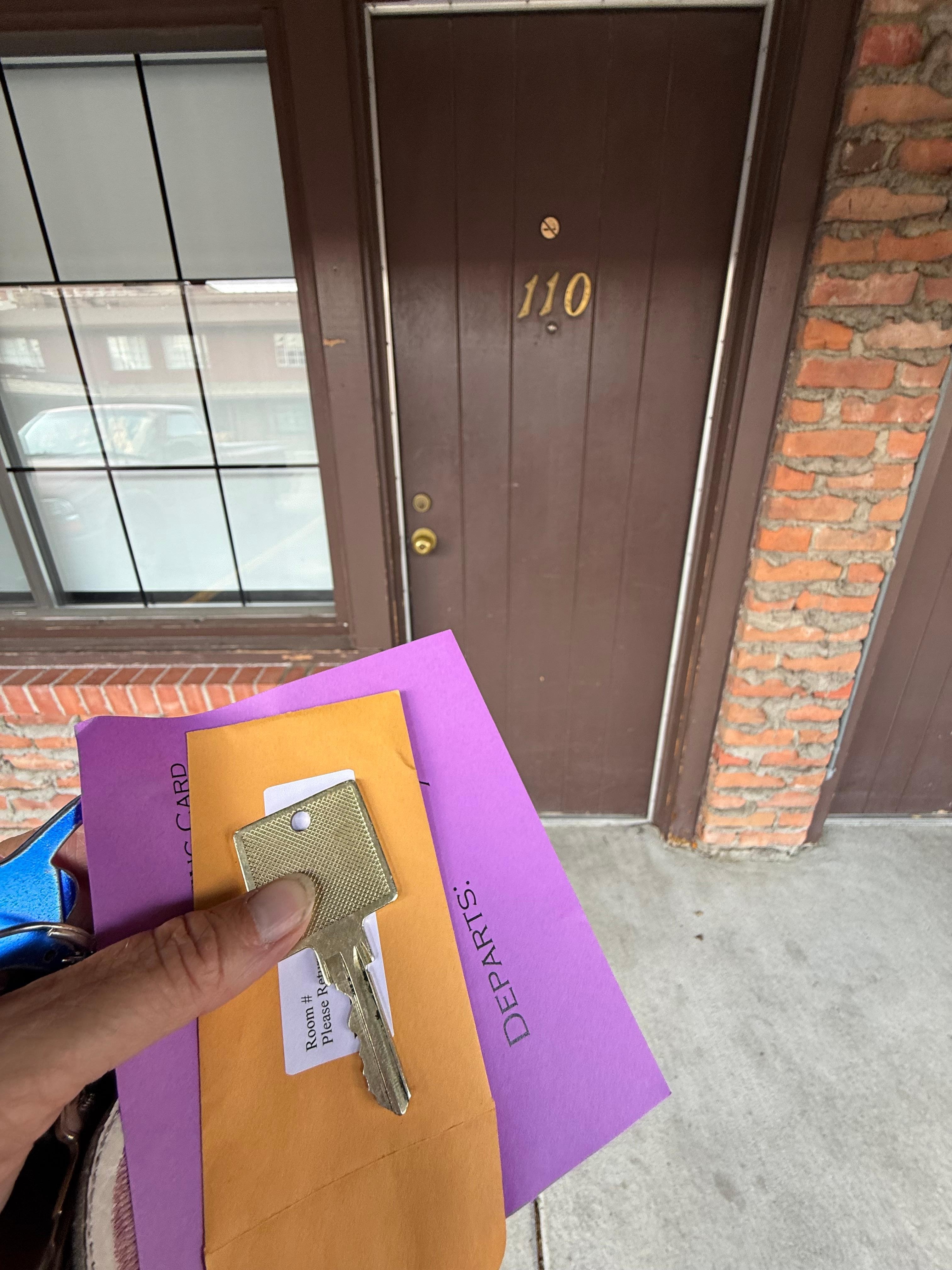 No key card issues. Parking lot side door for easy unloading and loading.