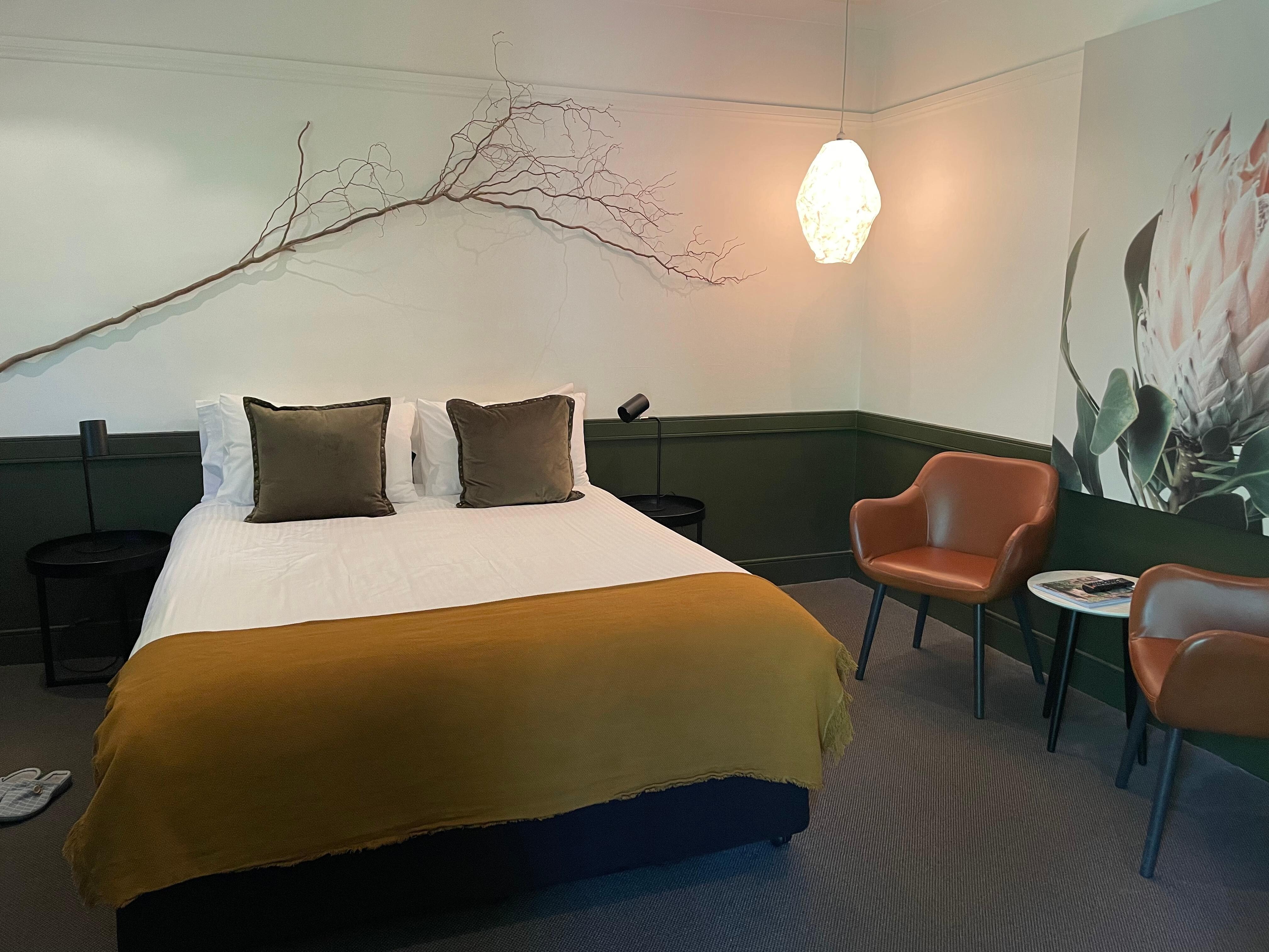 Very comfortable room with king size bed