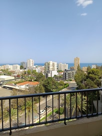 Vistas espectaculares desde nuestra habitación de día y nohe