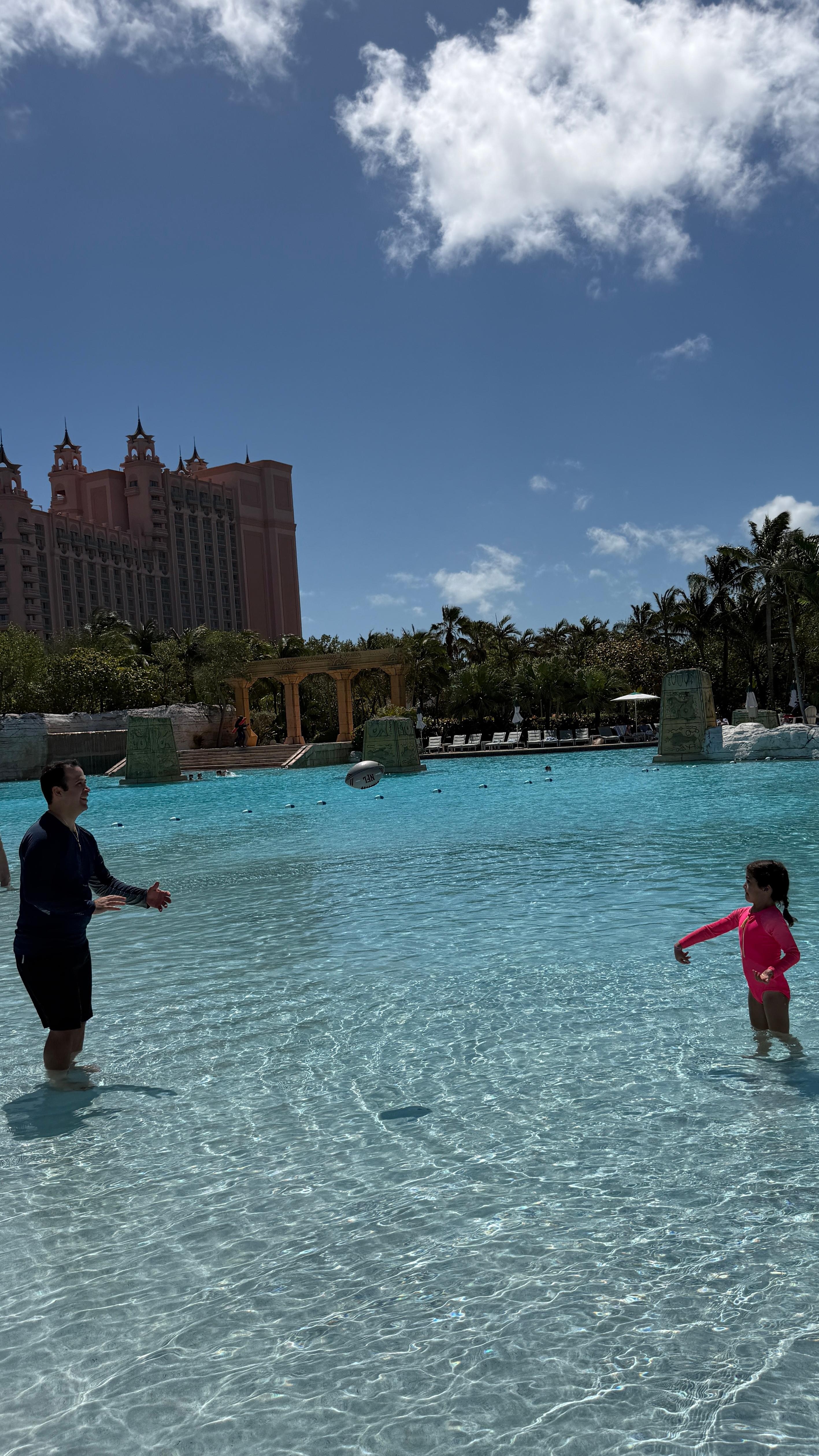 Atlantis Pools: not heated, keep that in mind before booking. 