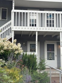 Beautiful flower garden to welcome you!