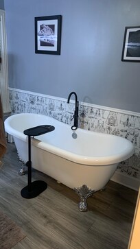 Claw bath tub is divine!