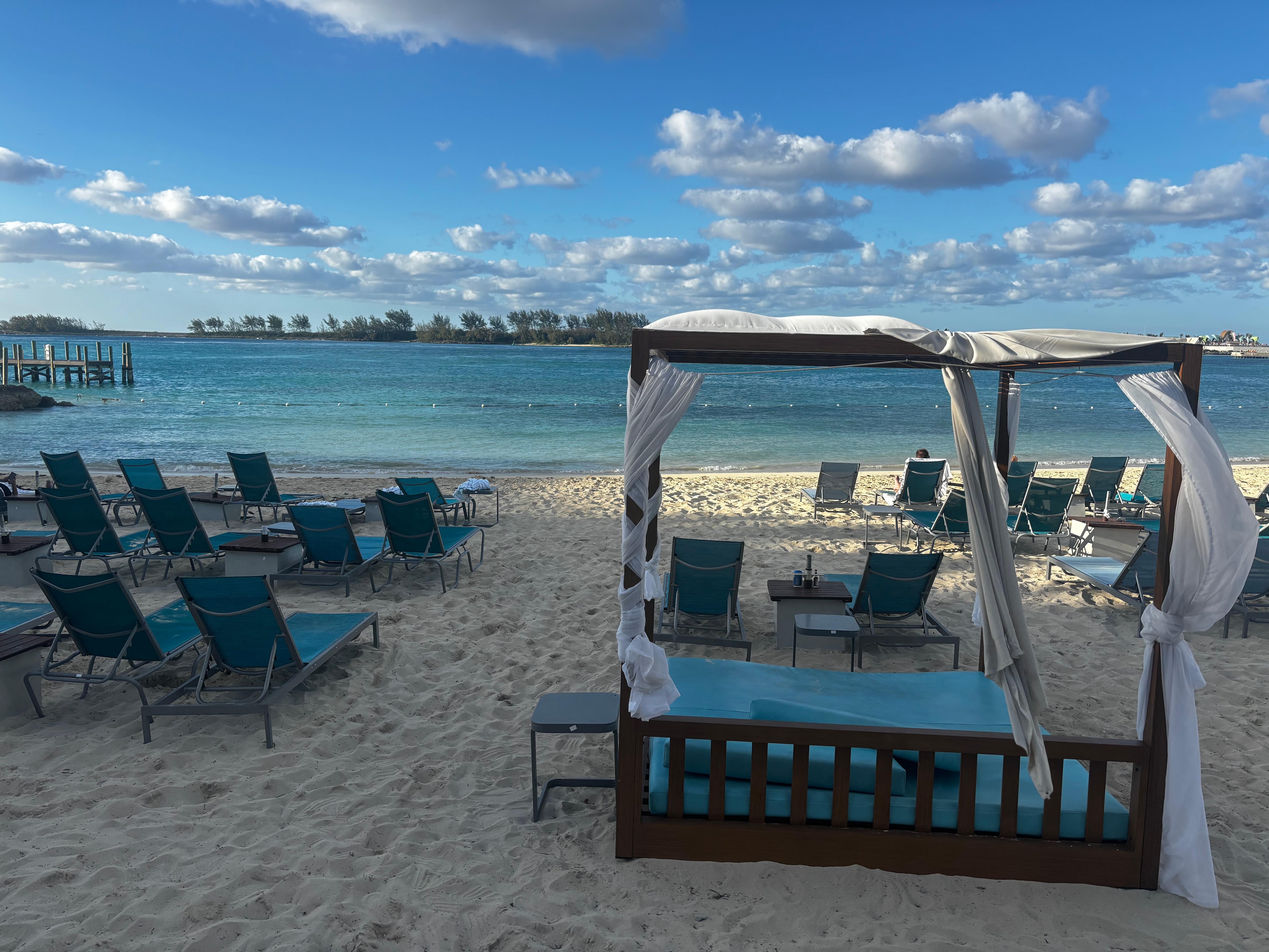 Private beach and daybed (rental)