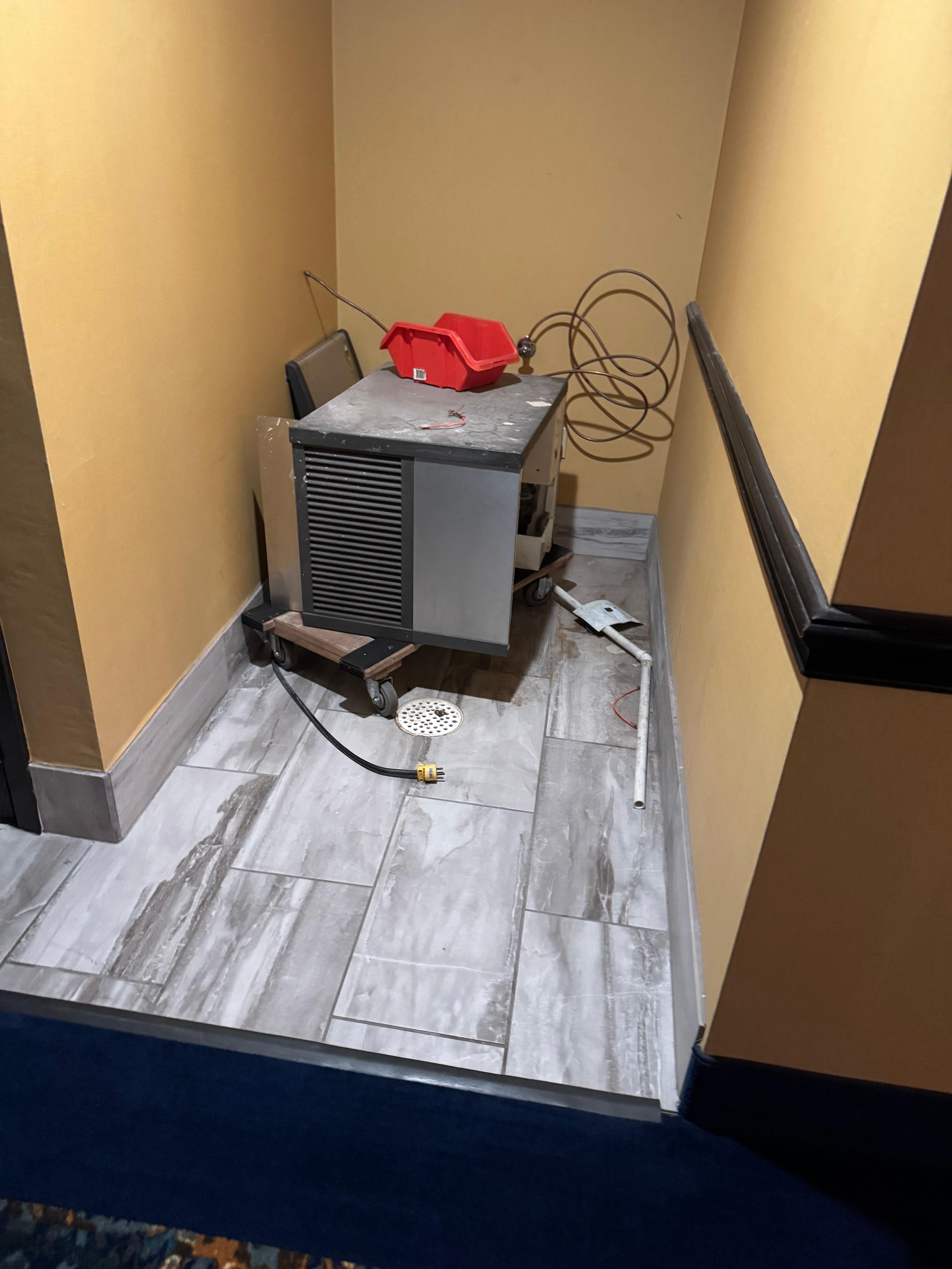 Ice machine 