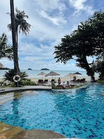 Beach pool