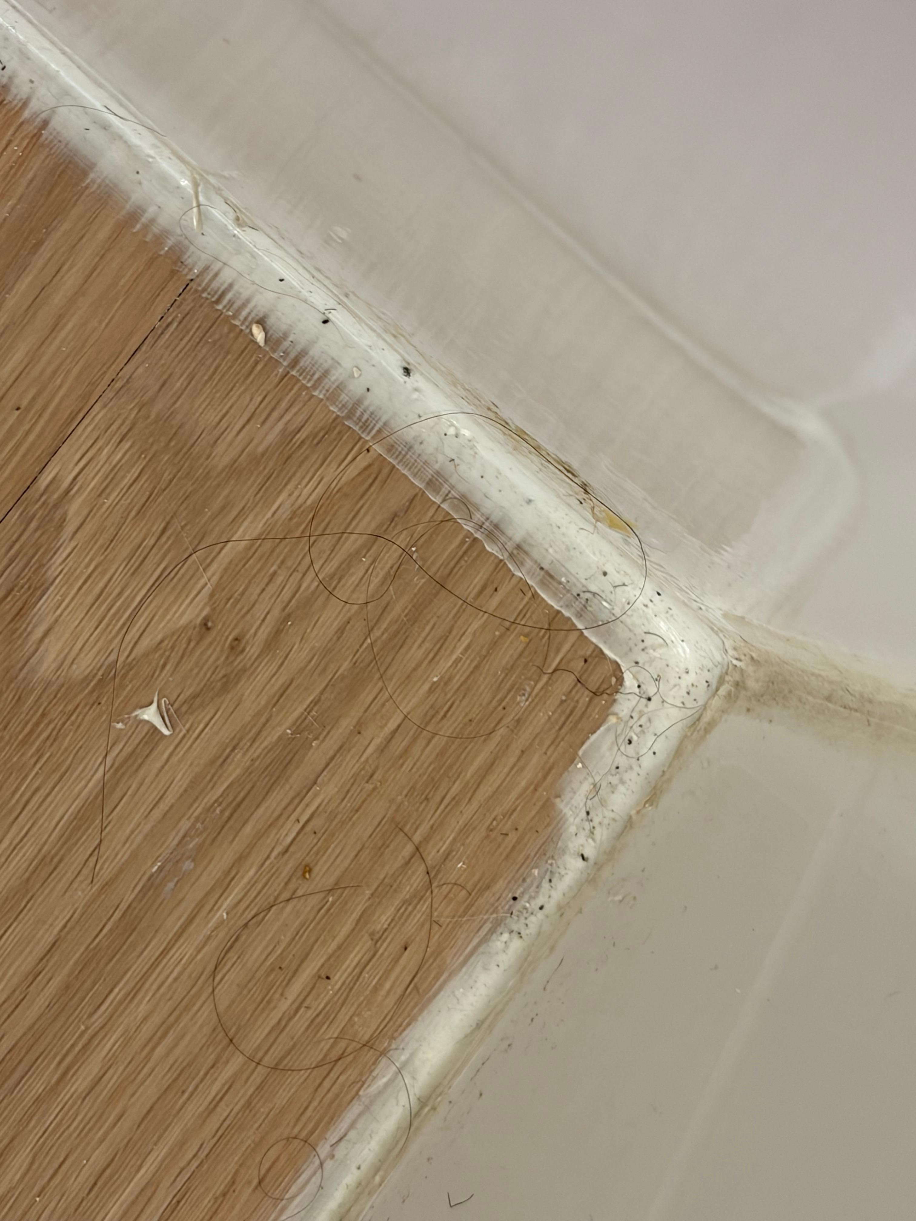 Bathroom floor not cleaned 