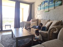 Living Room Area - Lovely & Comfortable