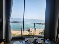 낭만적인 바닷가 해변 경치.