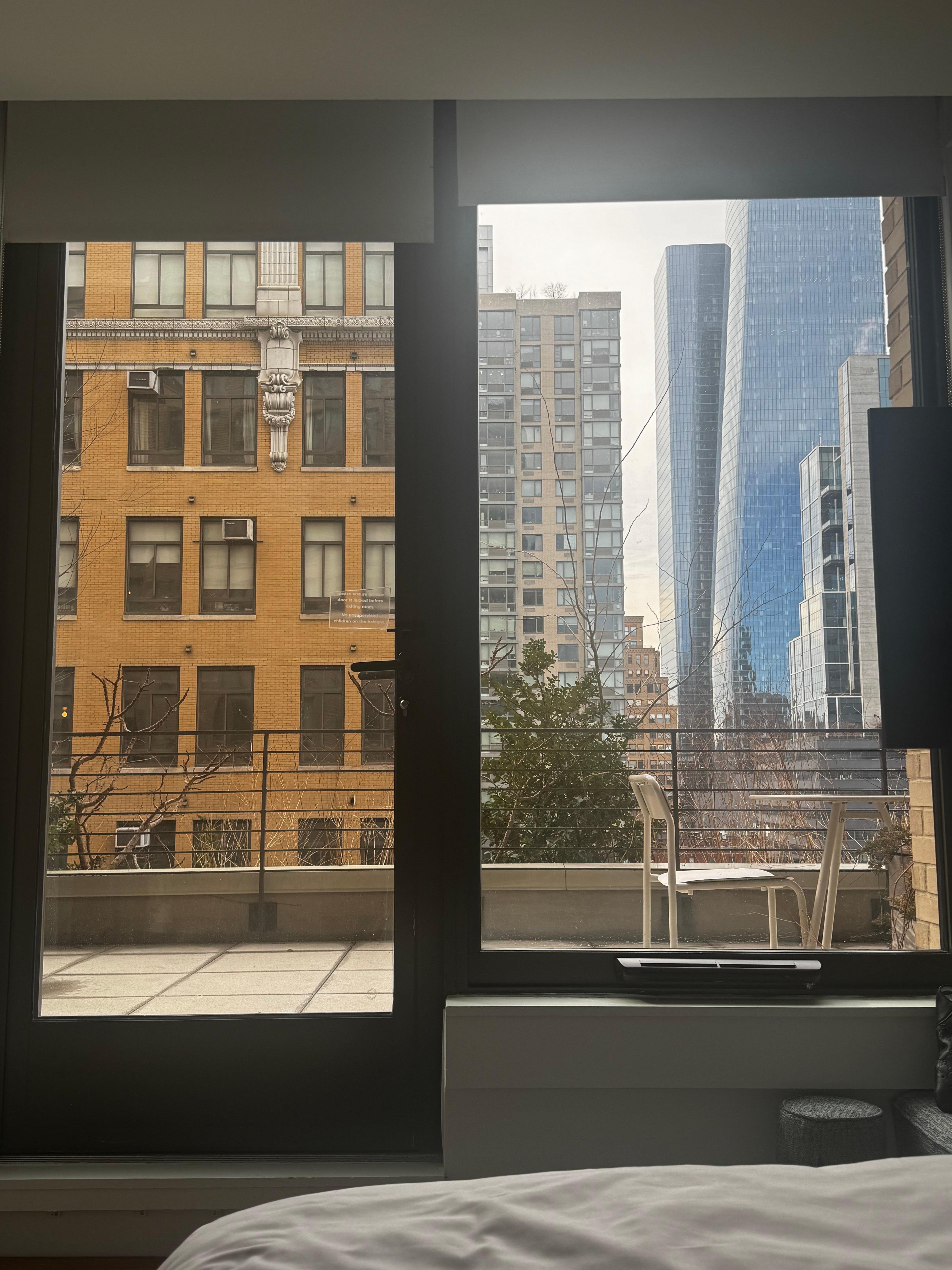 Vue sur la terasse de la chambre 