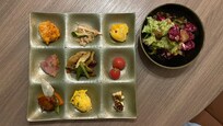 夕食ブッフェの一部。中華と言っても琉球テイスト万歳で、創作料理のようでどれも美味しかったです。