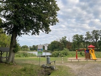 Badestelle im Dorf in 10 min Entfernung, zu Fuß erreichbar.