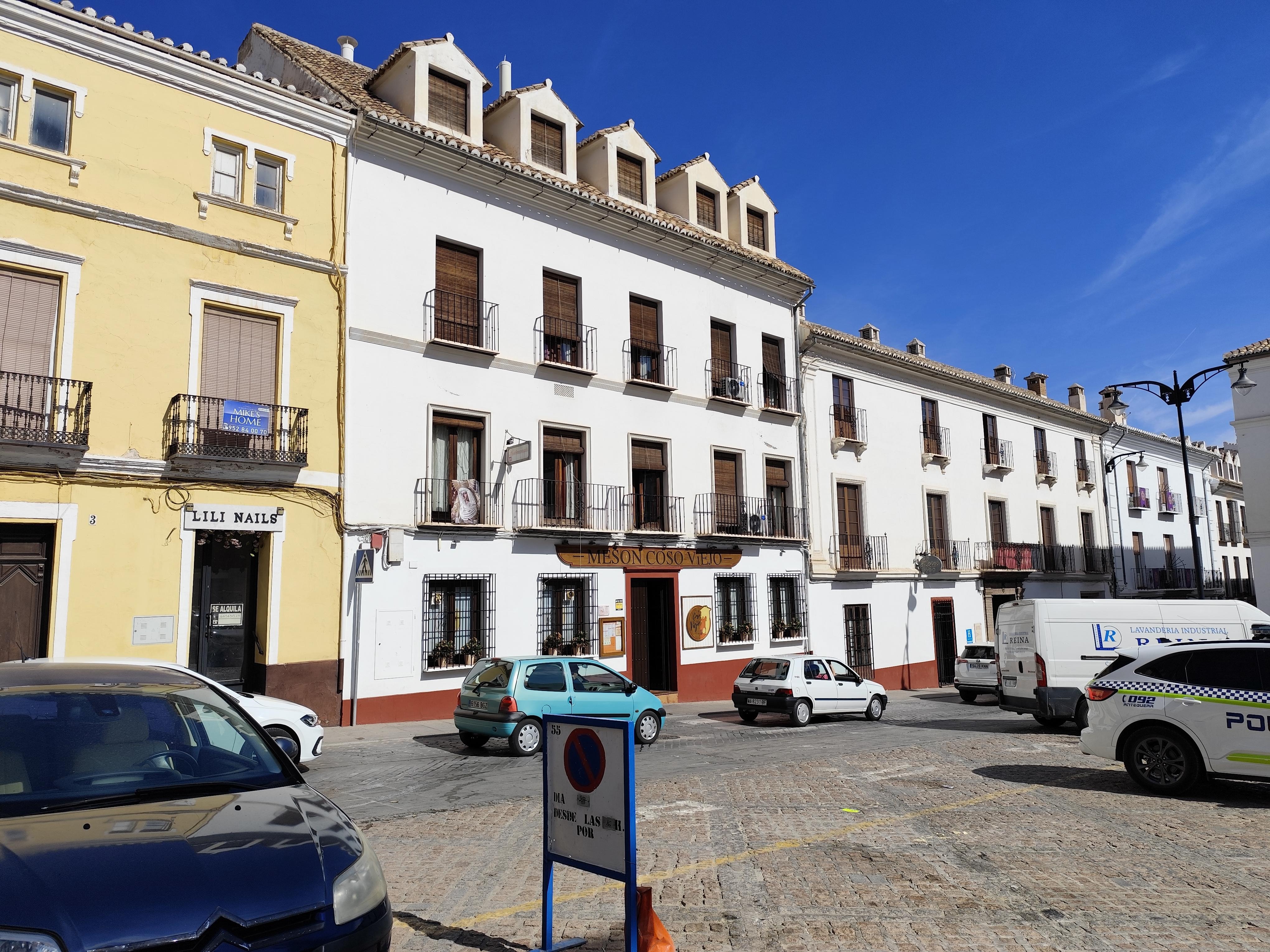 Fachada hotel a la Plaza 