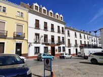 Fachada hotel a la Plaza