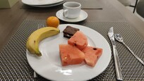 Le petit déjeuner buffet servi avec le sourire