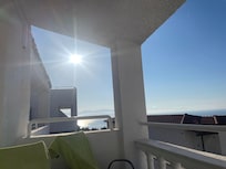 Levée du soleil : balcon plein sud, vue mer