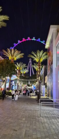 Linq Promenade.