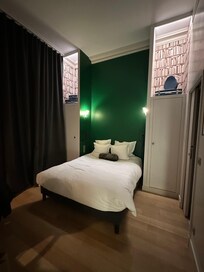 Chambre agréable malgré le manque d’entretien, le diable se cache dans les détails