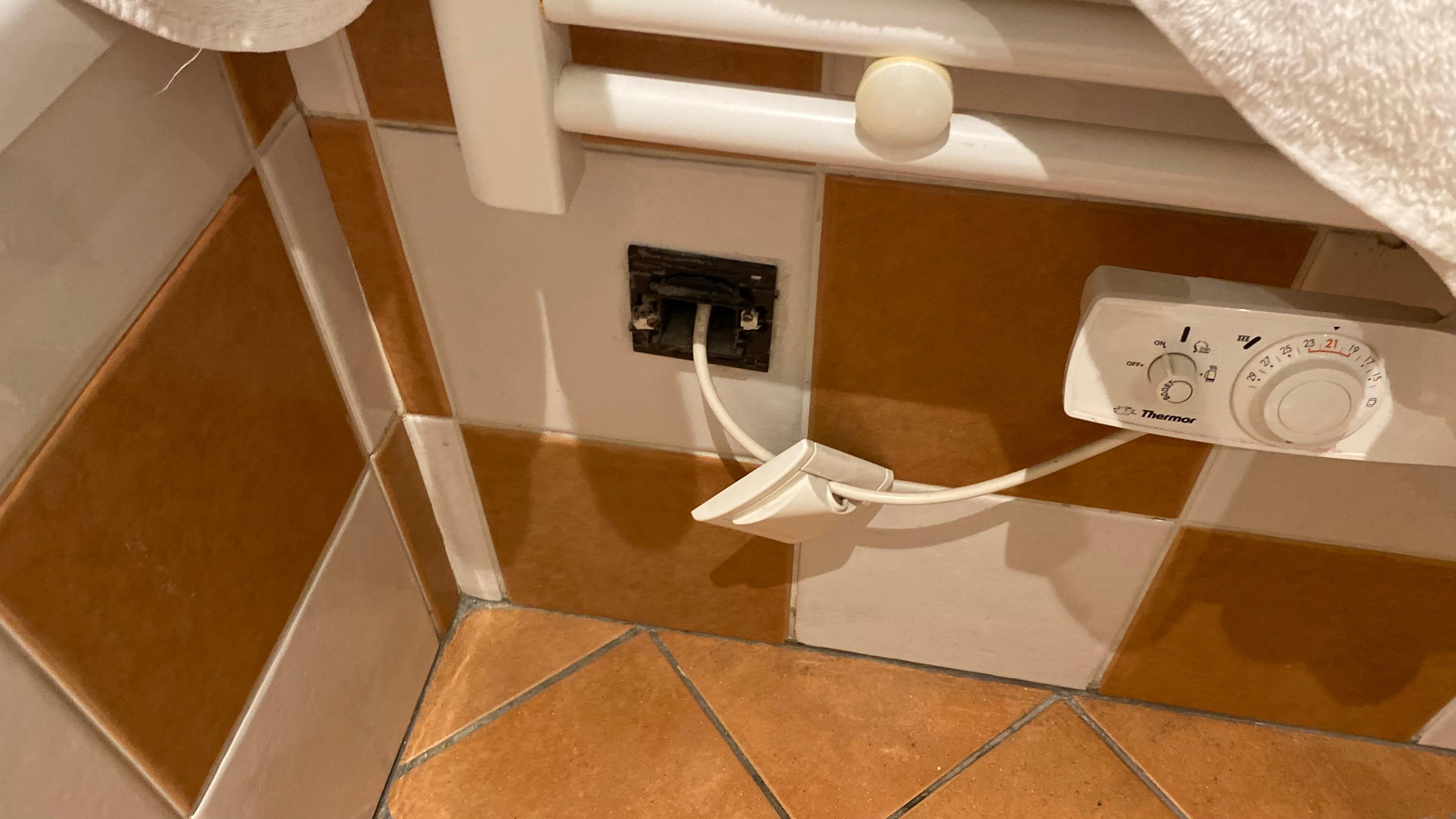 Prise du radiateur salle de bain