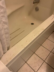 Brûlure de cigarette tout au long du bain