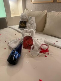 I was asking Expedia to ask for decoration for our anniversary they did for me I was happy 😃 and emotional I didn’t know they would do it thank you so much 👏I love it my husband too great times there and I will come back again ❤️