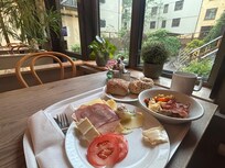 朝食はバイキング