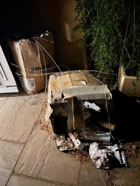 Détritus dans le patio