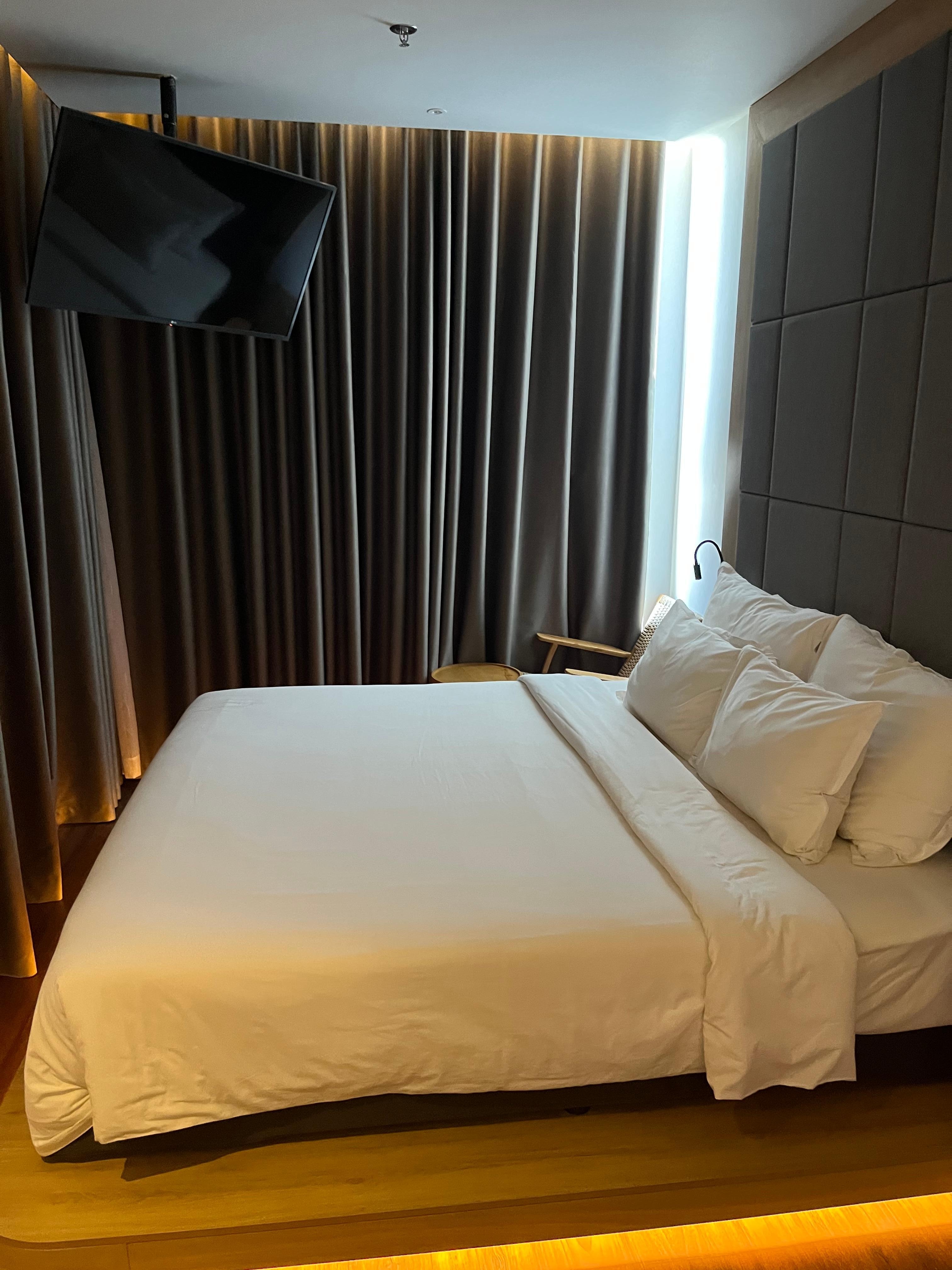 Platform bed