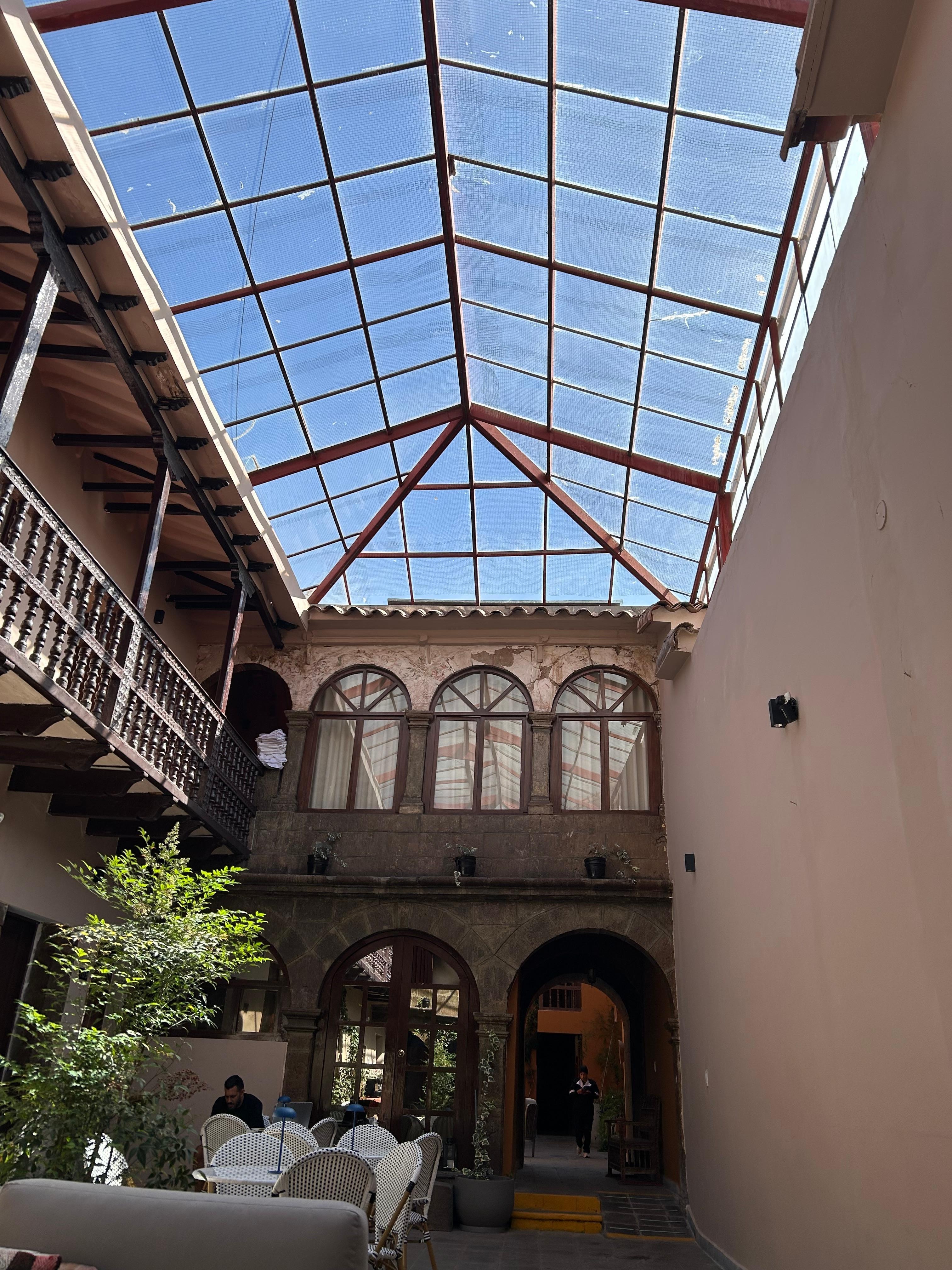 パティオがいくつもあり、ゆったりしていました、