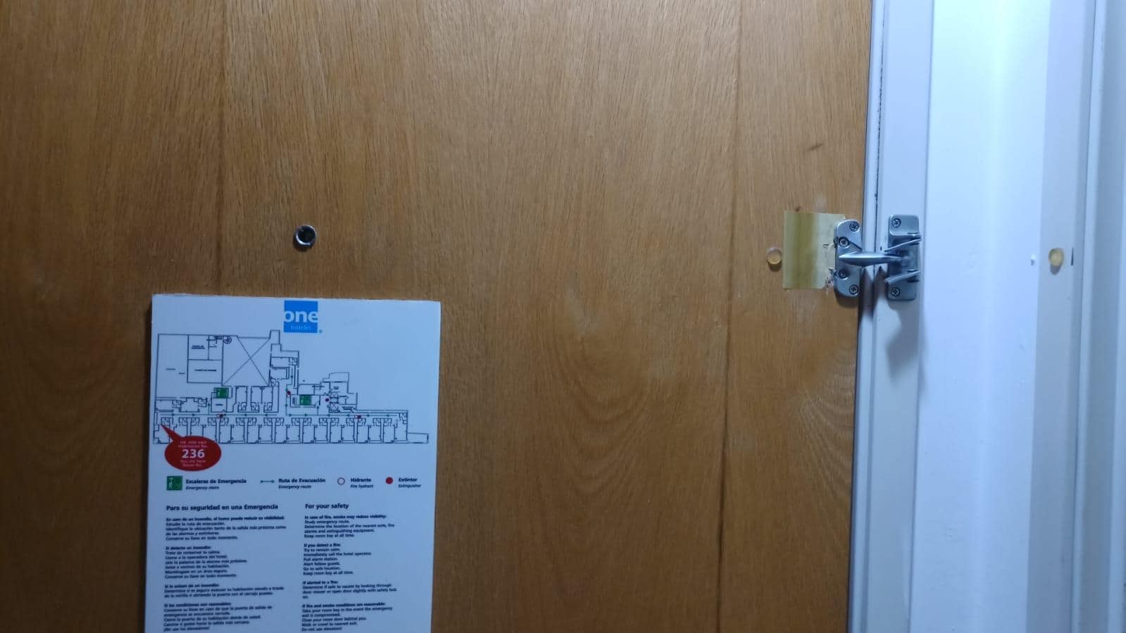 Seguro de puerta roto