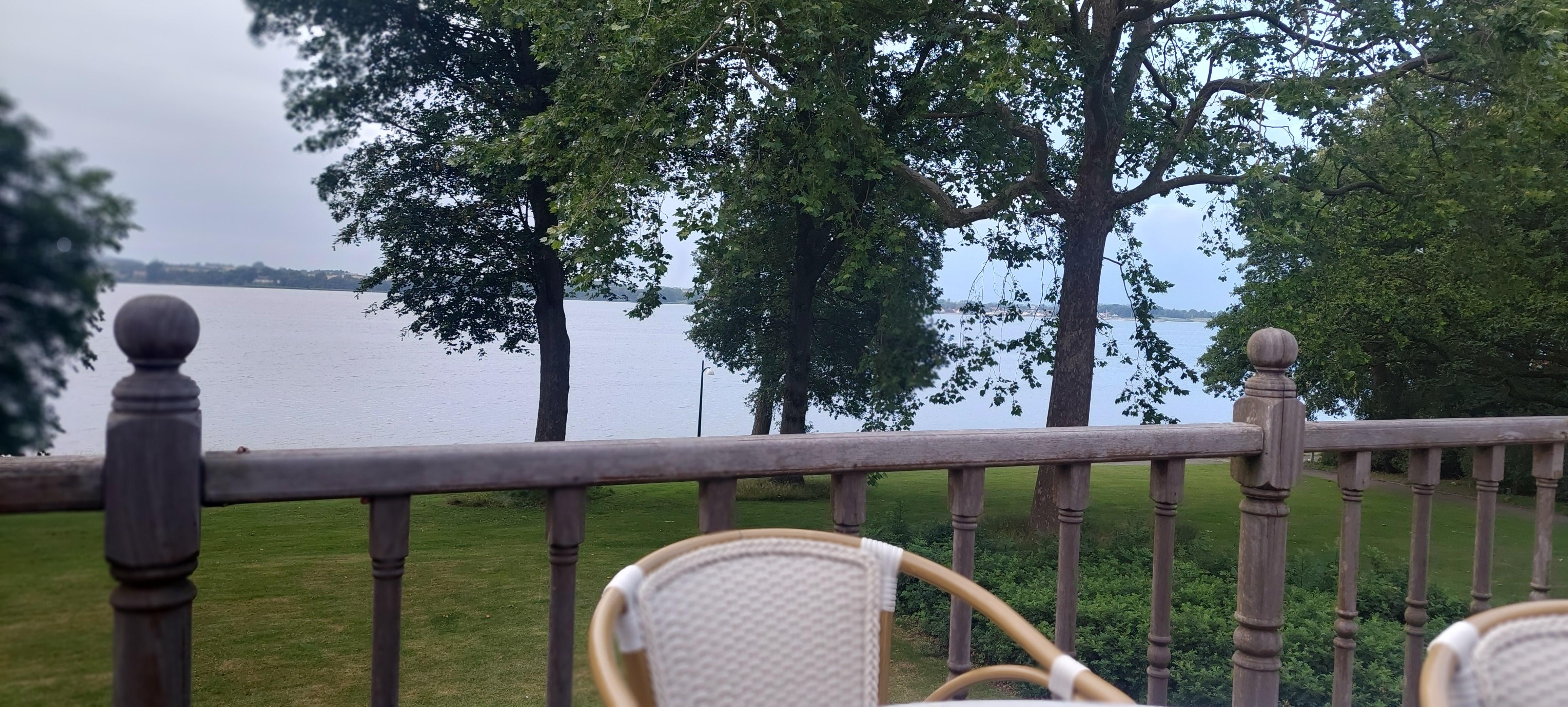 Vores udsigt fra terrassen 