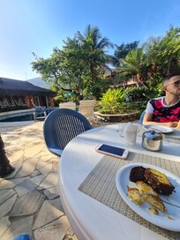 Café da manhã ao ar livre