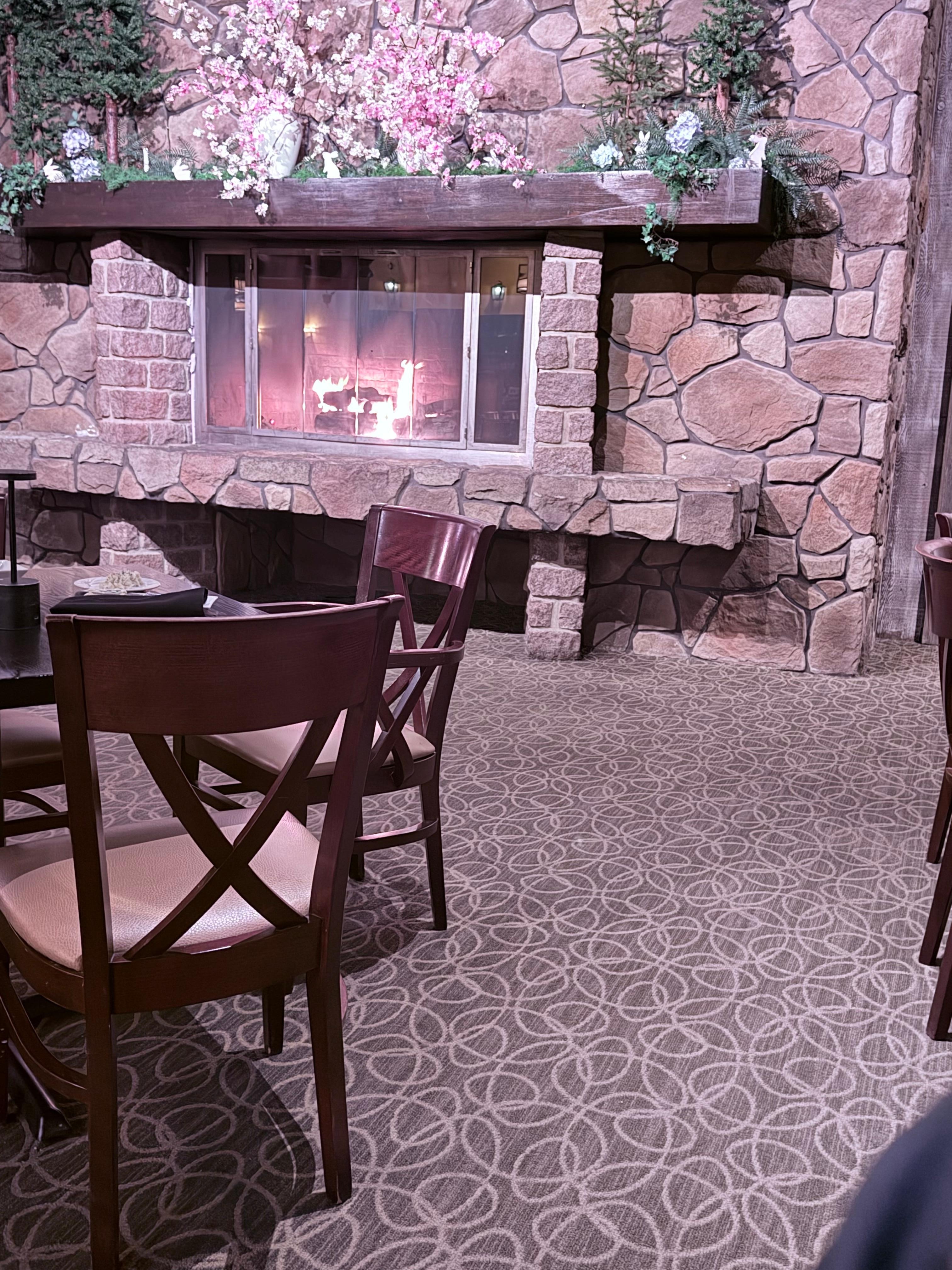 Restaurant ambience, there was also live entertainment 