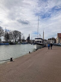 Harbour 25 min walking