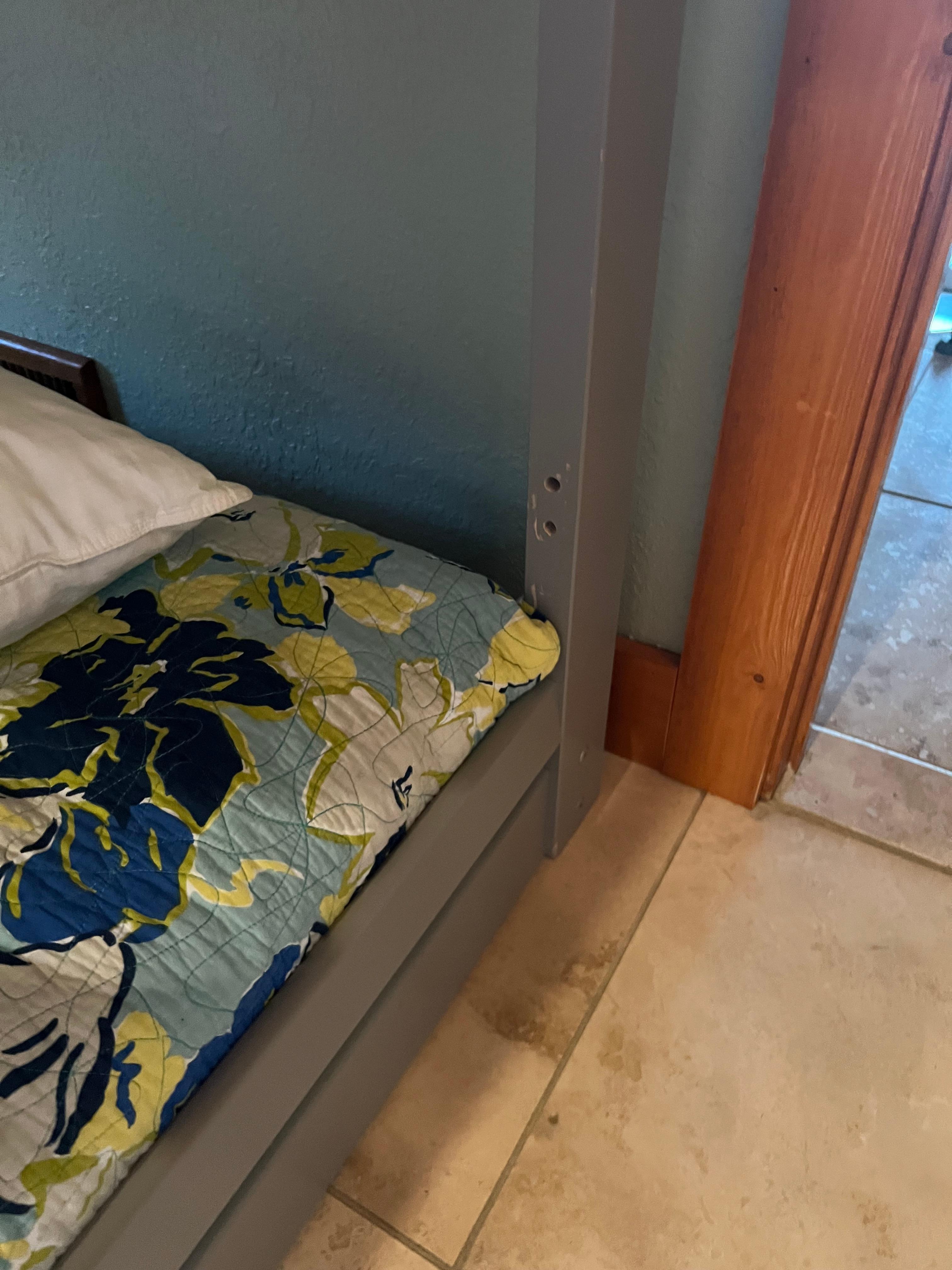 Missing stability boards on bunk bed