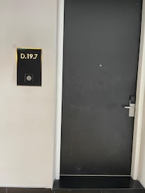 We were given the contacts friend’s apartment on level 19 and not the one we booked
