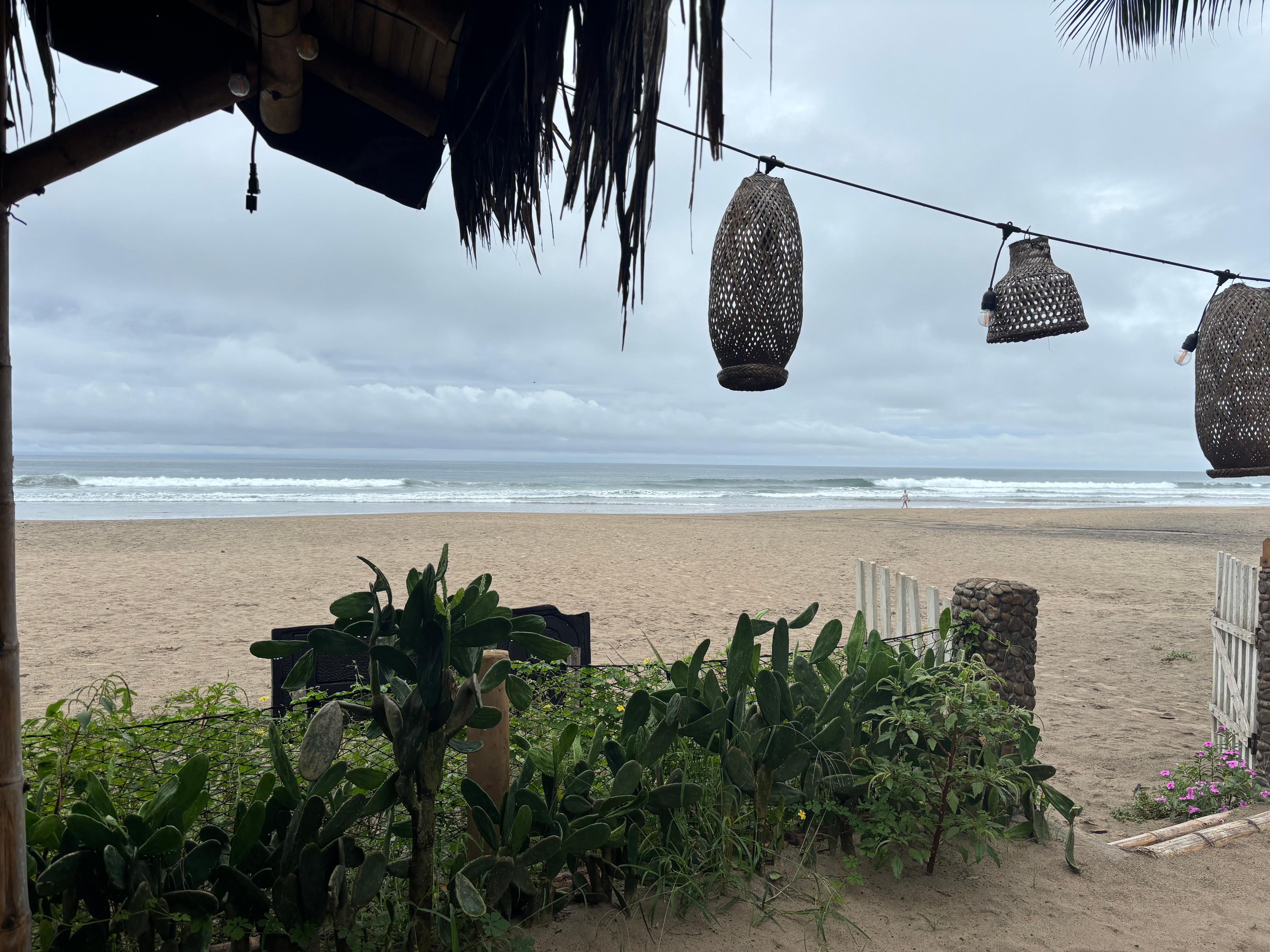 Från frukostbordet, restaurangen, ut över stranden 