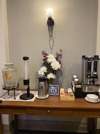 Water, herbal tea and coffee bar