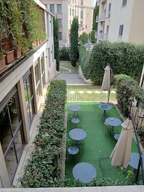 La cours
