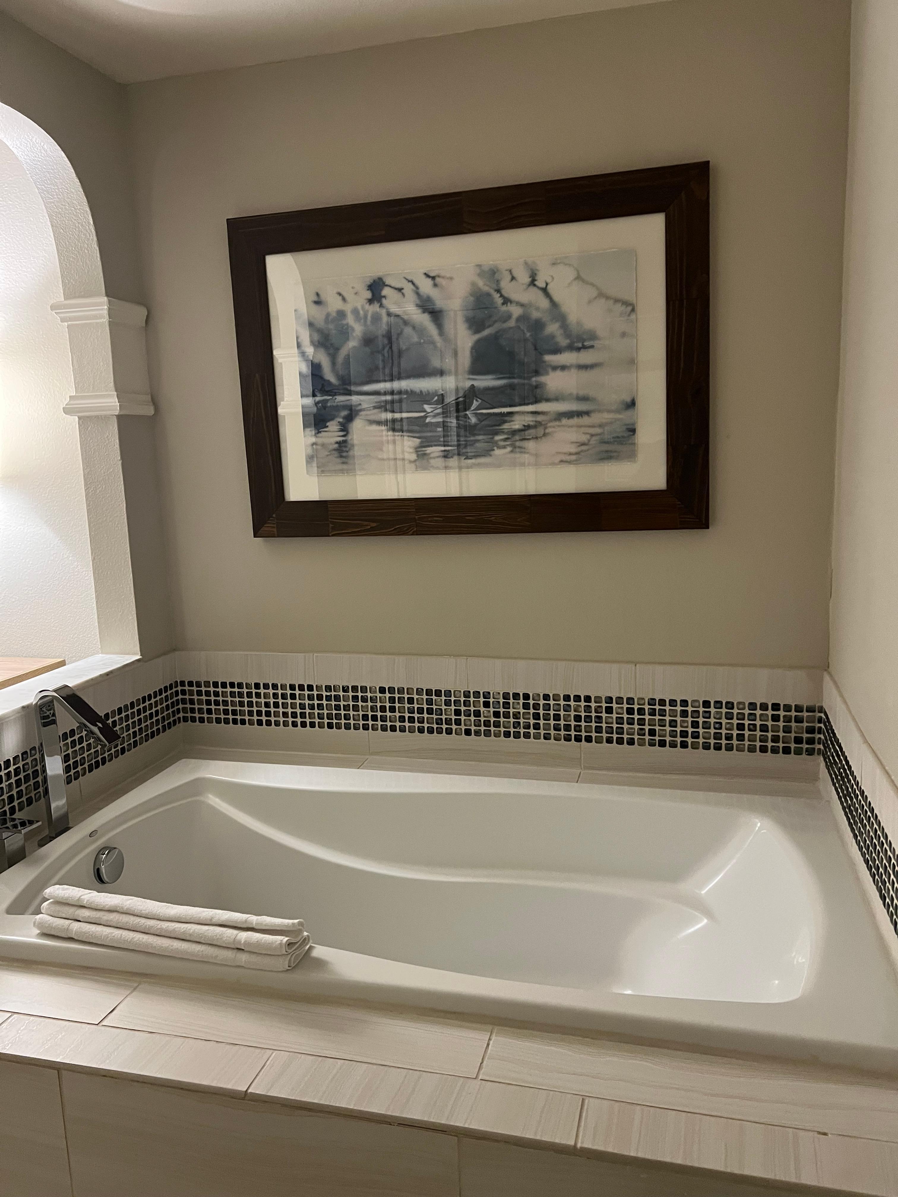 Bath tub - I did not have time to use it - 😊