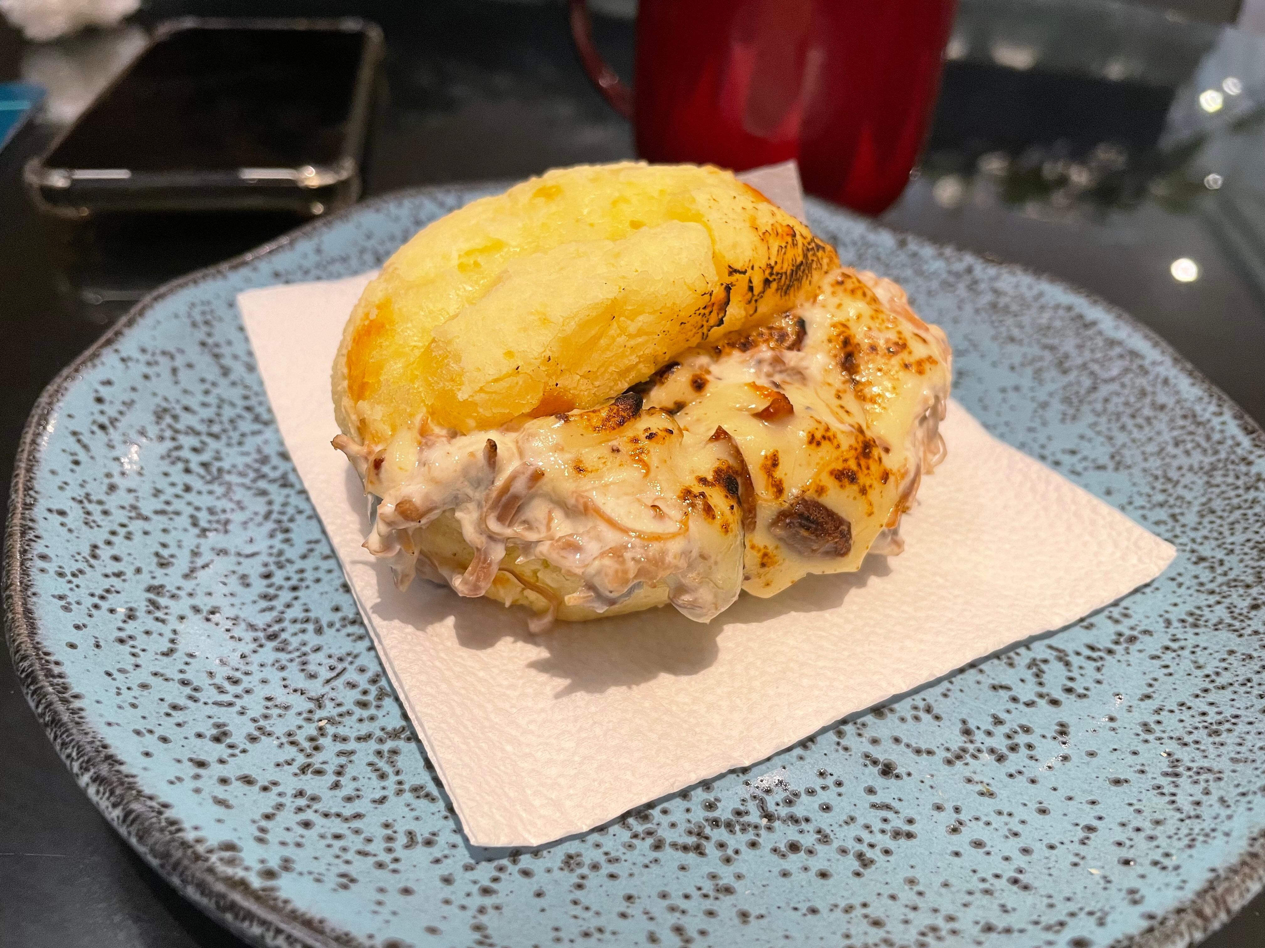 Pão de queijo recheado delicioso!