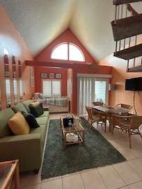 Overall view of the main space