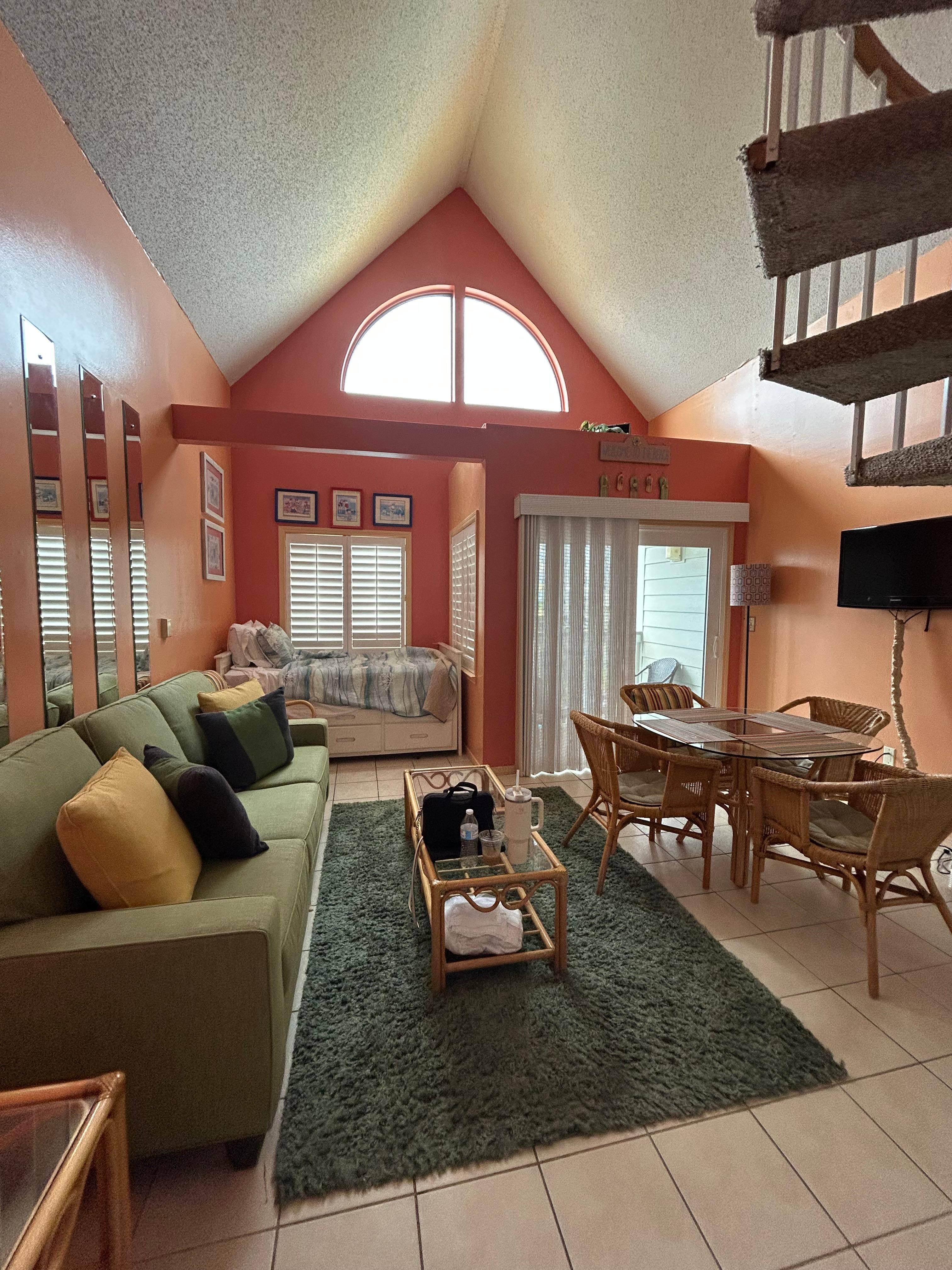 Overall view of the main space