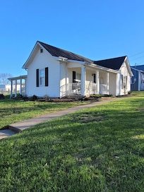 Small but very roomy and clean recently remodeled.