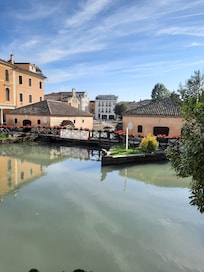 Fluss Lemene mit Wasserrad